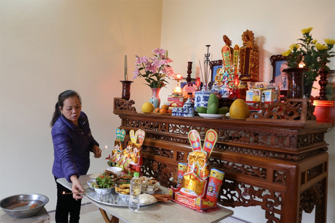 Lễ cúng ông Công, ông Táo của một gia đình tại Chương Mỹ, Hà Nội. Ảnh: Gia Chính