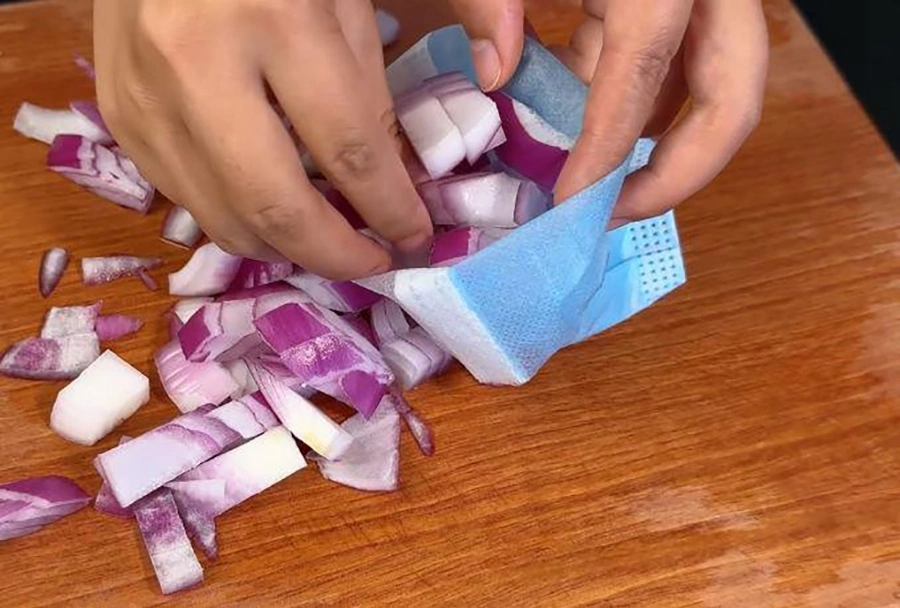 Tác dụng bất ngờ của hành tây tẩm dầu gió - Báo VnExpress Đời sống