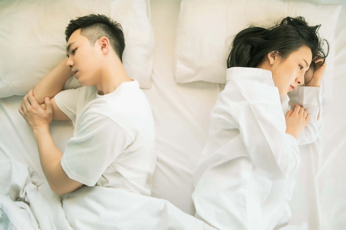 Có những cuộc hôn nhân hoàn toàn nguội lạnh nhưng vợ chồng thể hiện giả tạo trên mạng xã hội vì thể diện gia đình. Ảnh minh họa: Pexels