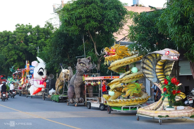 Loạt mô hình được ông Nguyễn Văn Cải và người dân ở thôn Thái Hòa 1, xã Nam Đông Hưng đang thực hiện, chiều 3/10. Ảnh: Nga Thanh