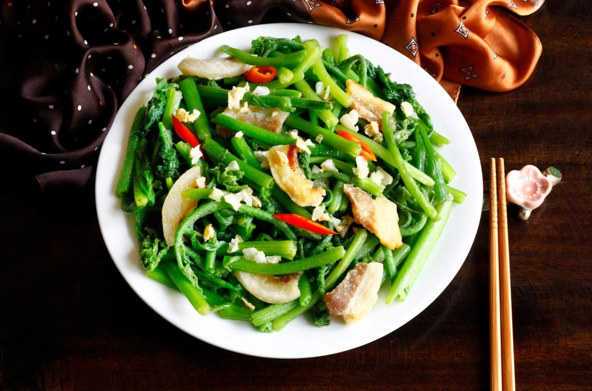 Sai lầm khi nêm muối khiến rau xào mất ngon