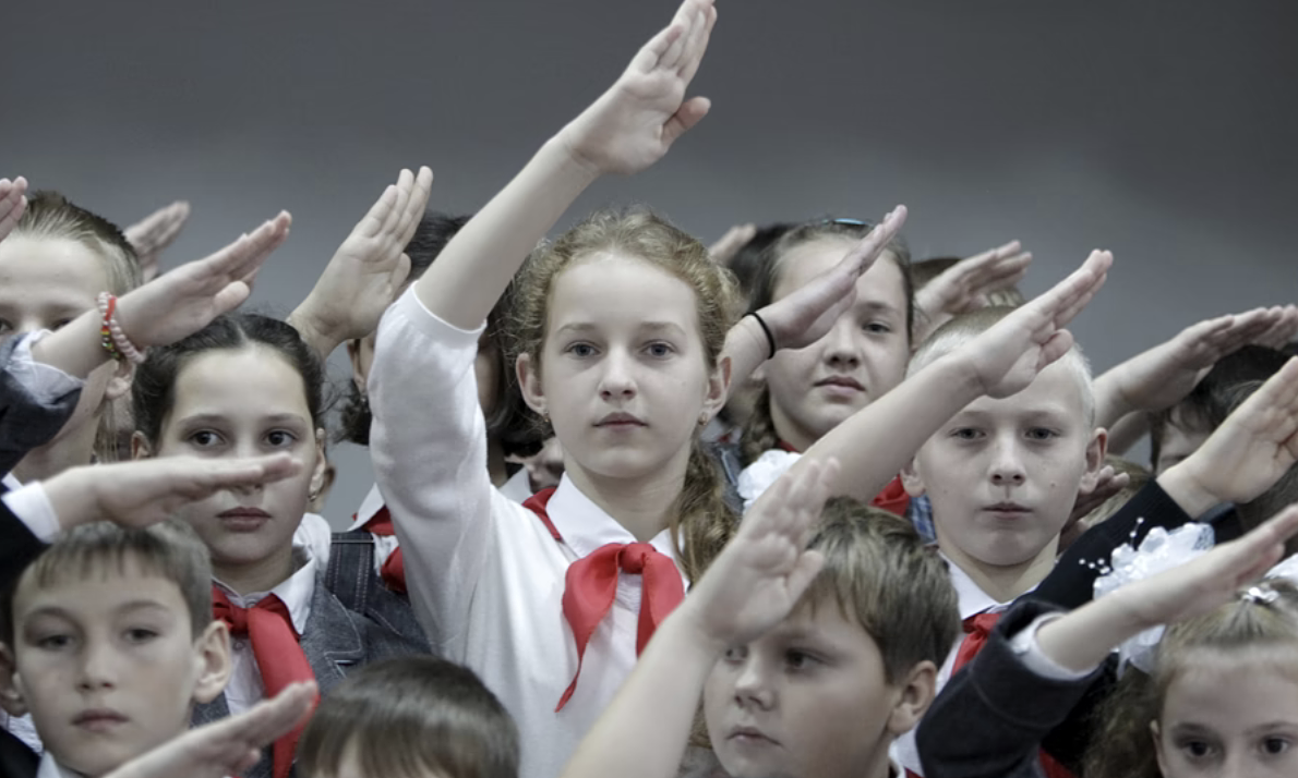 Vì sao người Nga hiếm khi cười với người lạ?