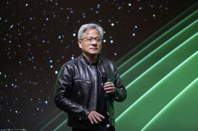 Jensen Huang, CEO Nvidia, phát biểu trên sân khấu Triển lãm Computex 2024 tại Đài Loan, hồi tháng 6/2024. Ảnh: Khương Nha