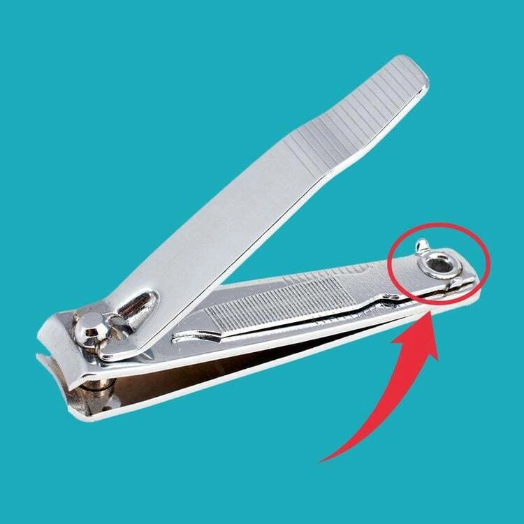 Bí ẩn chiếc lỗ nhỏ trên đồ bấm móng tay - Báo VnExpress Đời sống