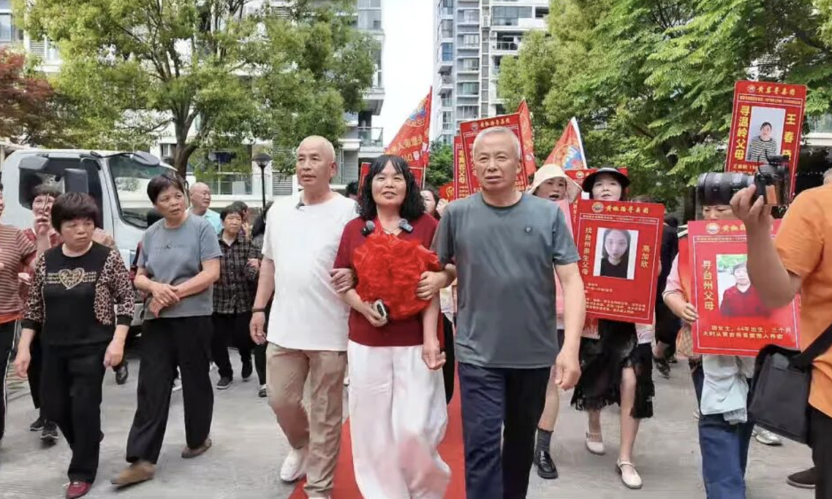 Tìm thấy gia đình sau 60 năm dù sống cách 5 km
