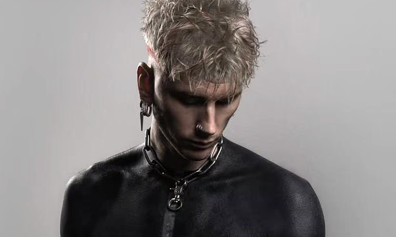 Rapper trả giá vì xăm đen toàn thân