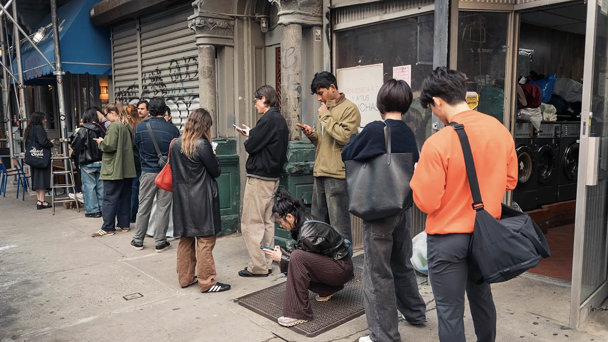 Người New York bỗng dưng 'nghiện' xếp hàng