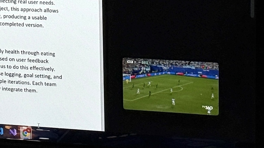 Dân văn phòng 'lách luật' để xem World Cup