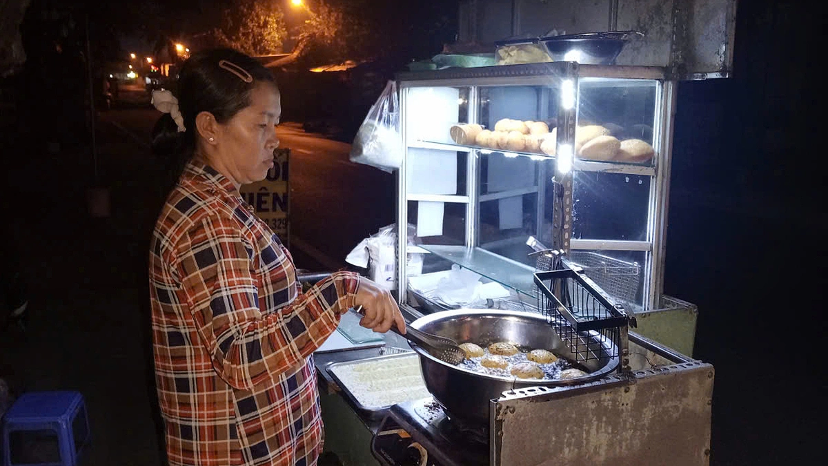 10 năm làm đủ nghề cứu con mắc bệnh hiếm