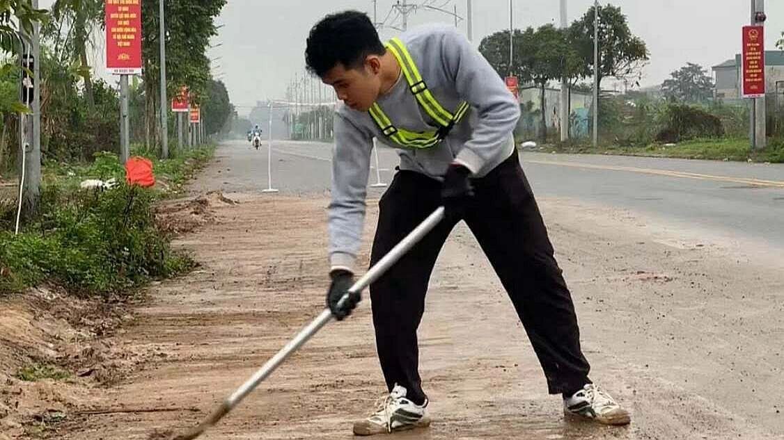 Rủ nhau cắt cỏ, dọn vỉa hè