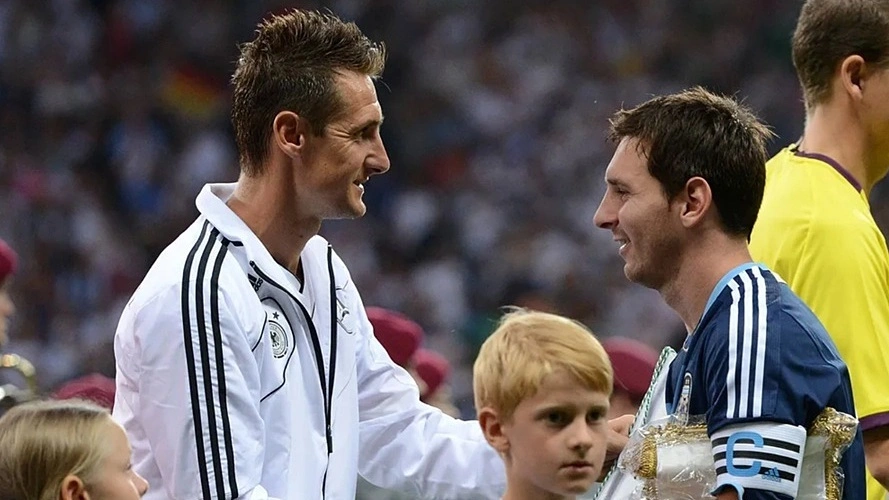 Huyền thoại World Cup tiết lộ cuộc gọi với Messi