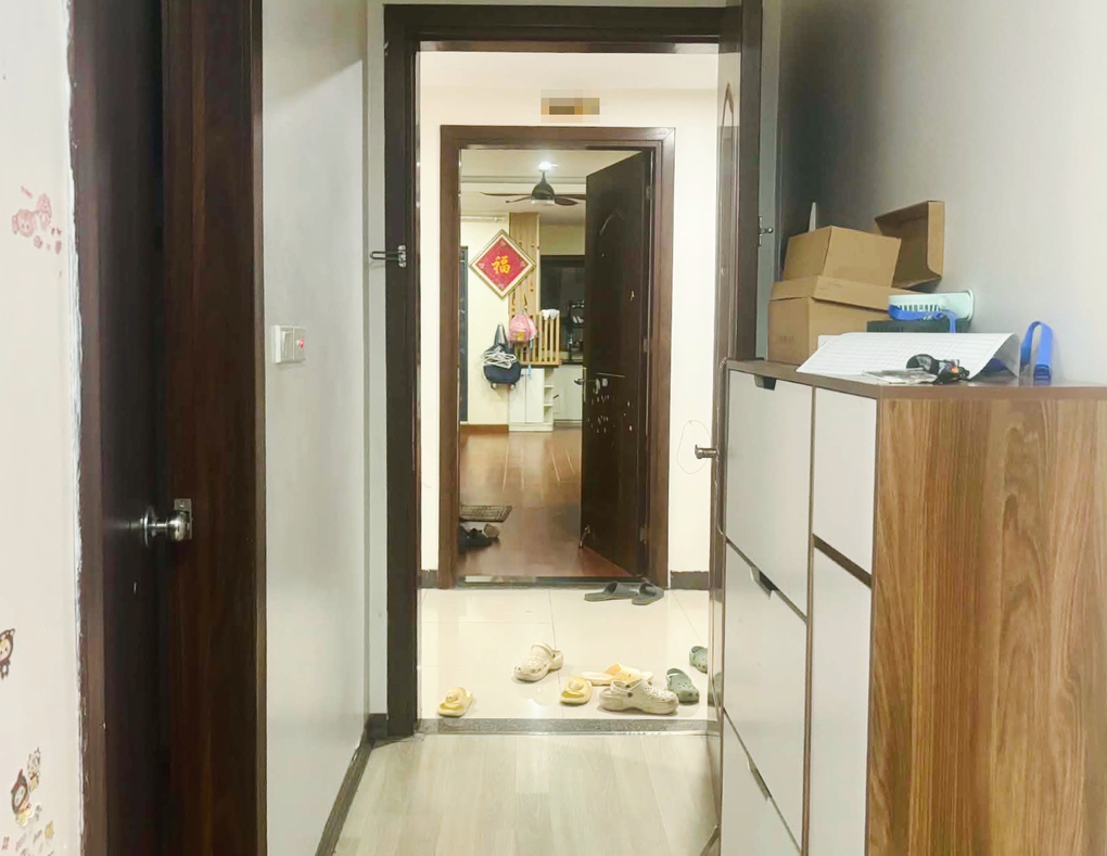 Một khu dân cư bình dân ở phường Phú Lương, Hà Nội không bị cấm đóng cửa căn hộ. Ảnh: Phan Dương