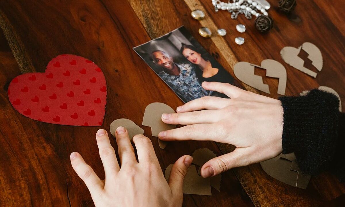 Mất hàng nghìn USD để níu kéo tình cũ
