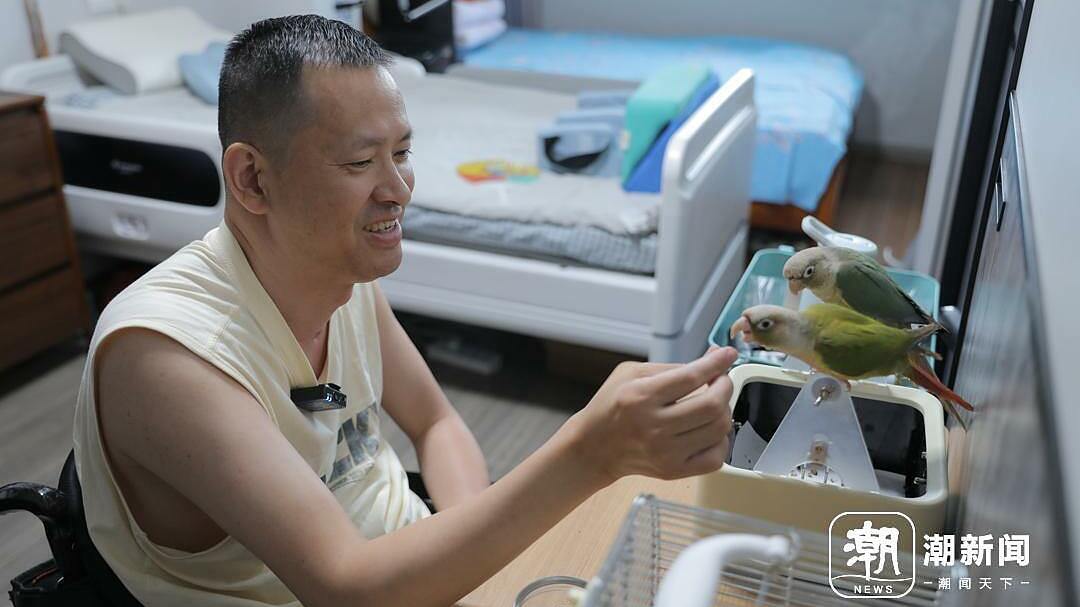 Tình yêu 600 ngày vực dậy 'người hùng cứu hộ'