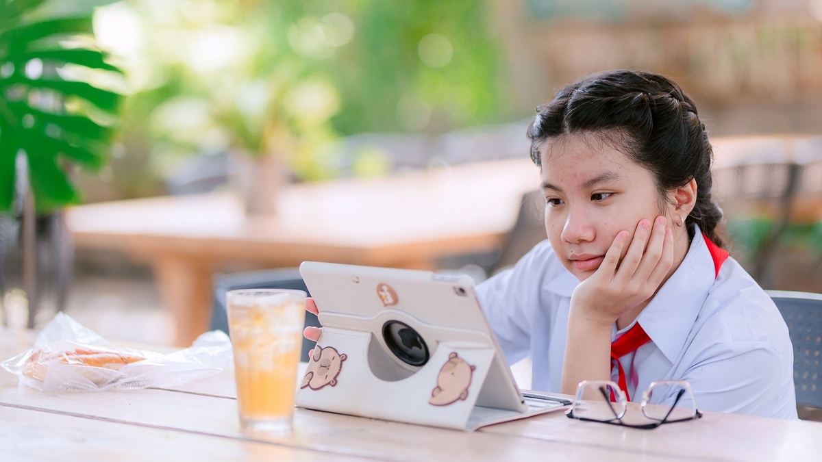 Lệnh cấm và cuộc chiến 'giành lại trẻ em' từ màn hình
