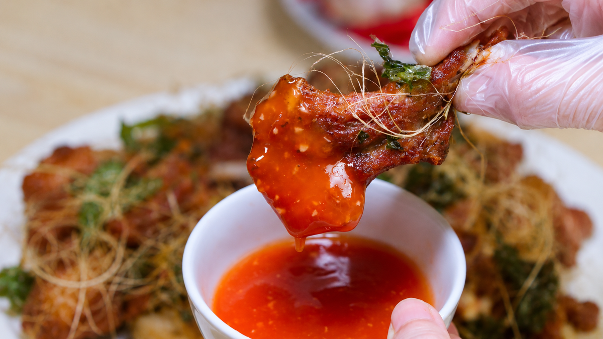 Cách làm món sườn chiên sả lá lốt