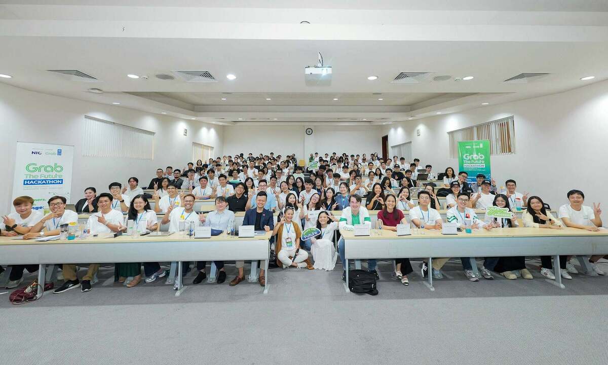Người trẻ ứng dụng công nghệ trong bài toán đô thị