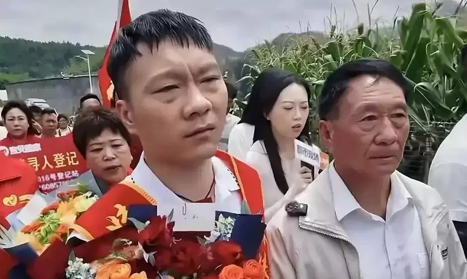 Đoàn tụ sau 26 năm bị dì ruột bắt cóc