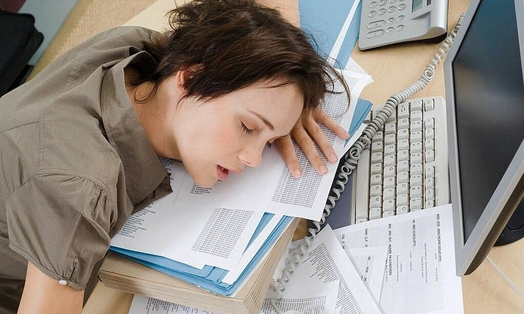 Vì sao dân văn phòng hay 'kiệt sức' lúc 3h chiều?