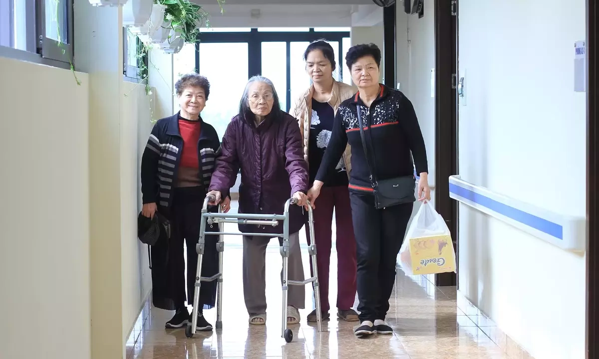Các nước chuẩn bị cho tuổi già thế nào?