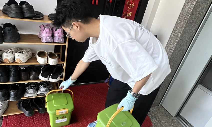 Nở rộ dịch vụ đổ rác thuê