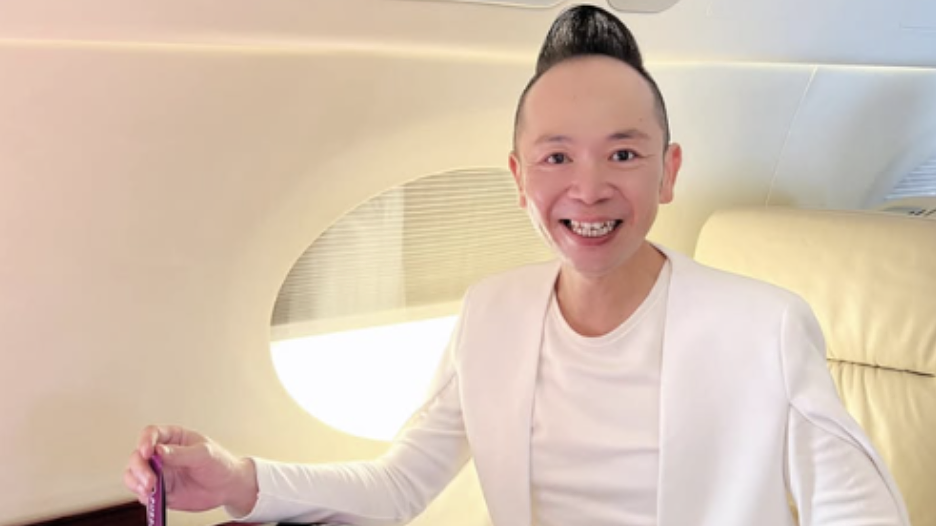 "Vua sòng bài" vỡ nợ, chạy xe ôm mưu sinh ở tuổi 48