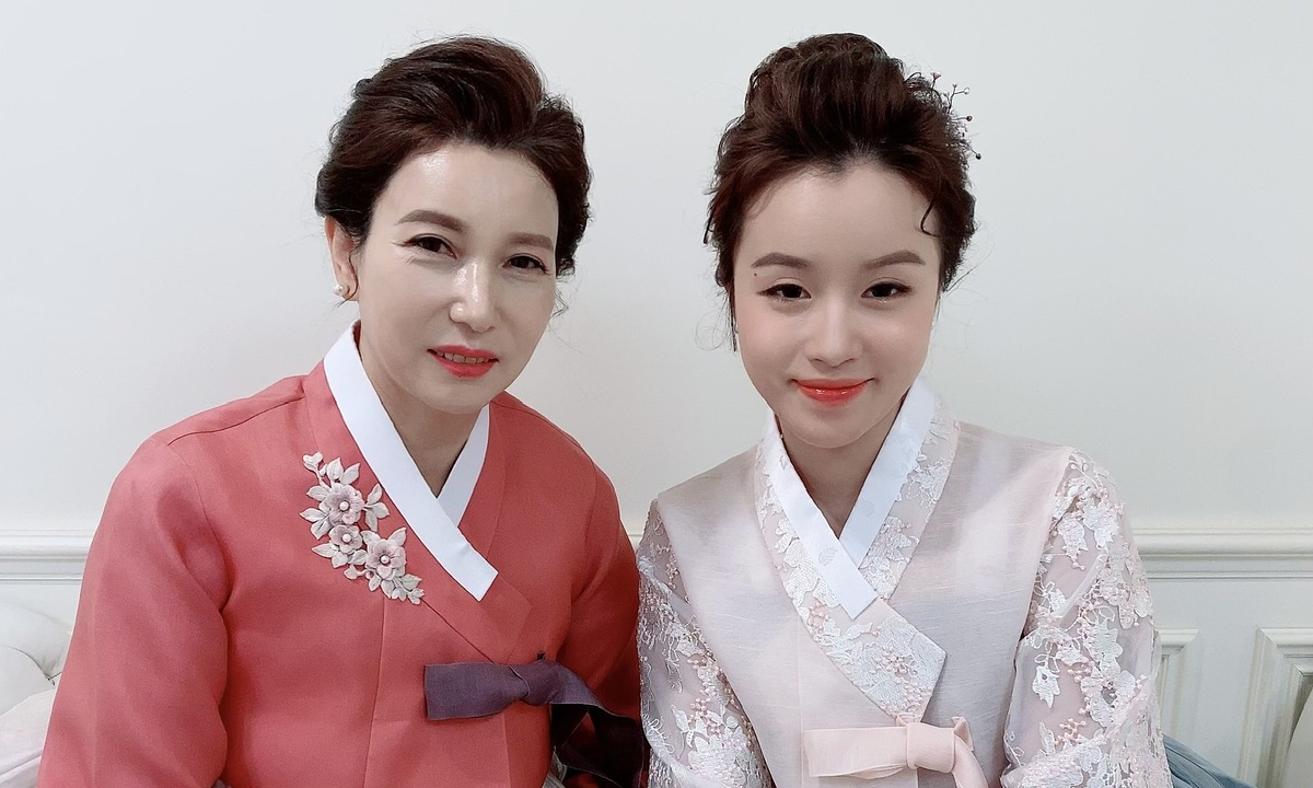 Chuyện tình 'sếp là mẹ chồng': Cô gái Hải Phòng và cái kết viên mãn với con trai sếp Hàn