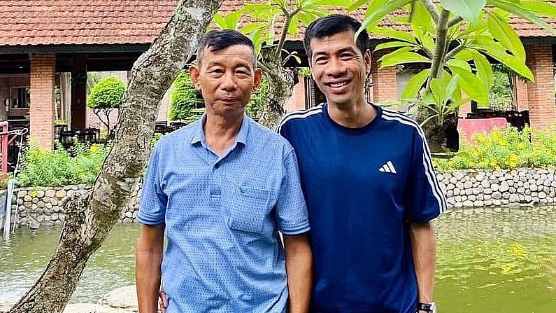 Dùng AI viết ứng dụng chống đột quỵ cho bố