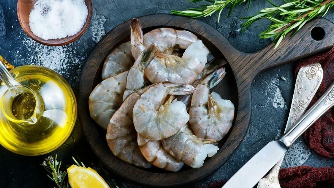 Cách ướp dầu ăn trữ đông hải sản tươi lâu